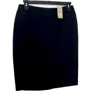 Ann Taylor Loft Skirt Small 4P Black Lined. Beautiful skirt. NWT